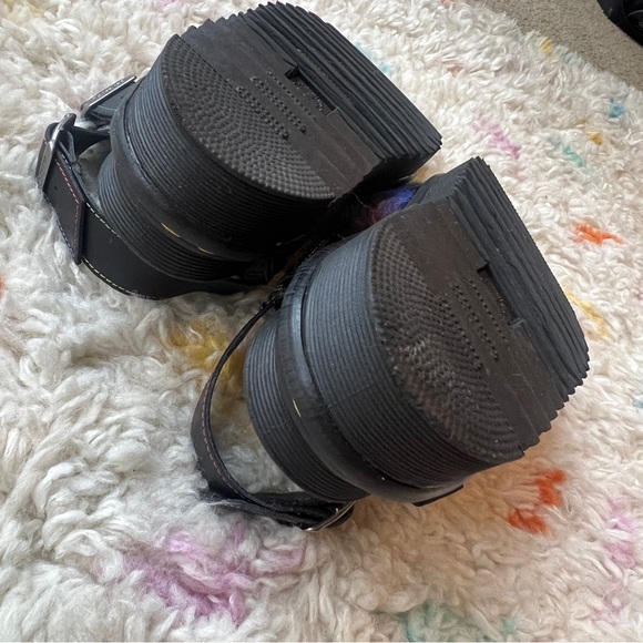 Dr. Martens Voss II Rainbow Fluffy Platform Sandals Size 8 Womens - Picture 11 of 11